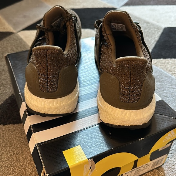 Adidas Ultraboost - Picture 3 of 7